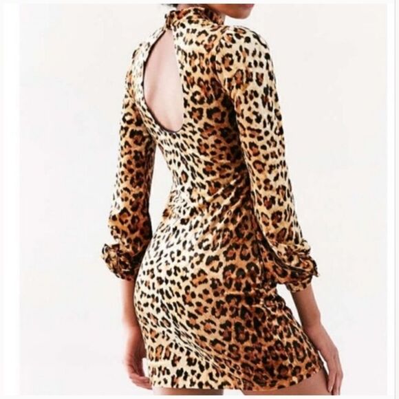 Urban Outfitters Silence + Noise Velvet Leopard Bodycon Dress Keyhole detail | S - Picture 5 of 11